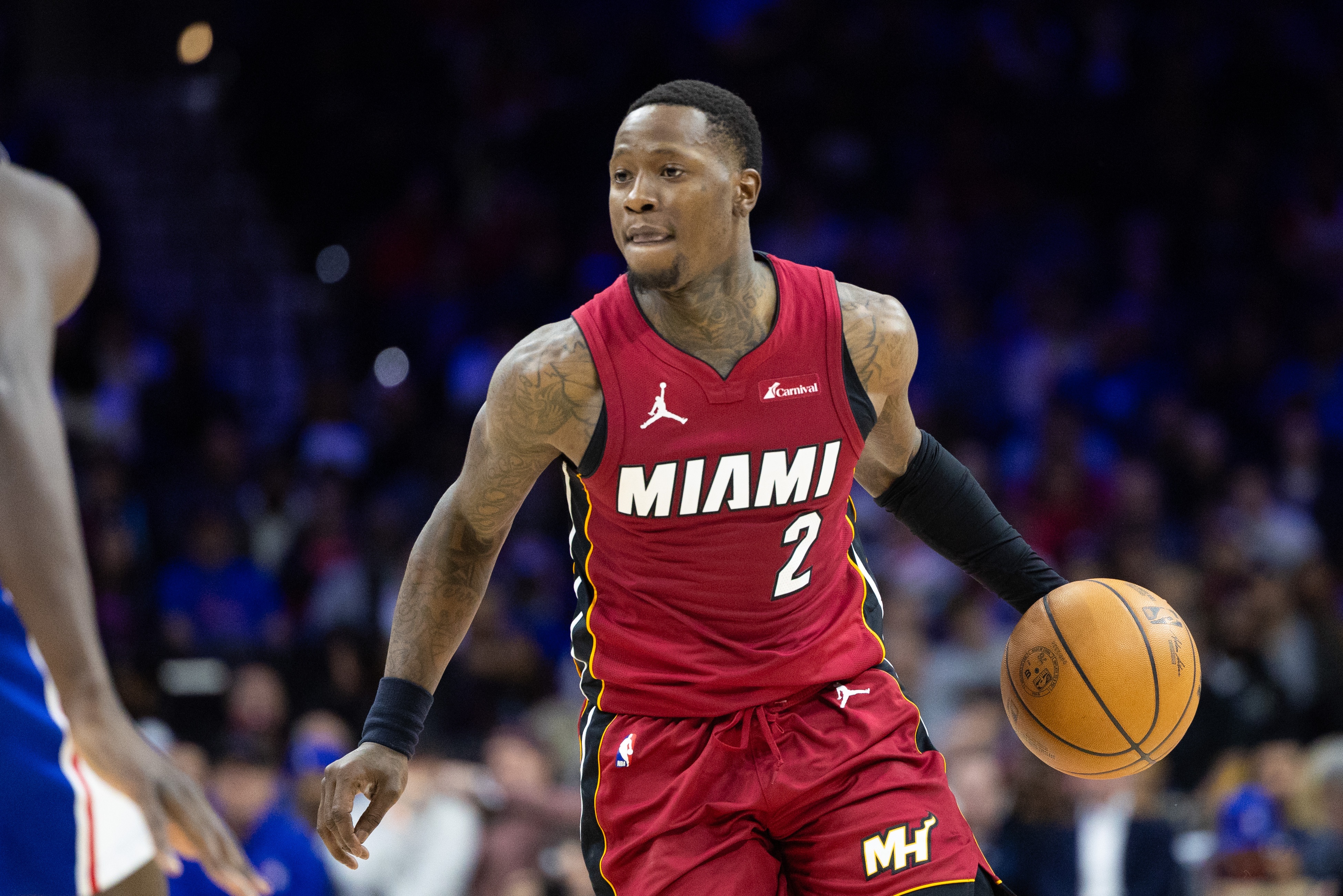 500彩票综合平台-热火记者：球队愿意用罗齐尔换任何东西 但特别希望换回前场球员